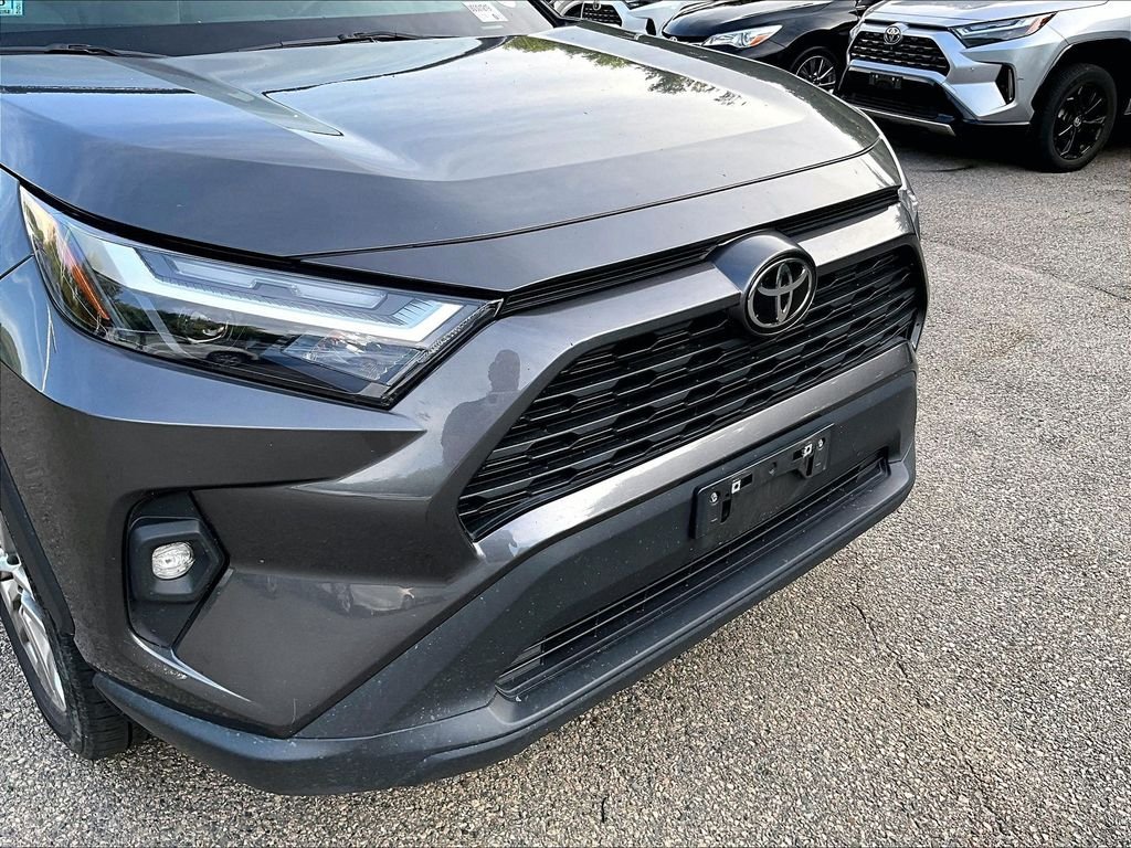 Used 2022 Gray Toyota XLE Premium image 8