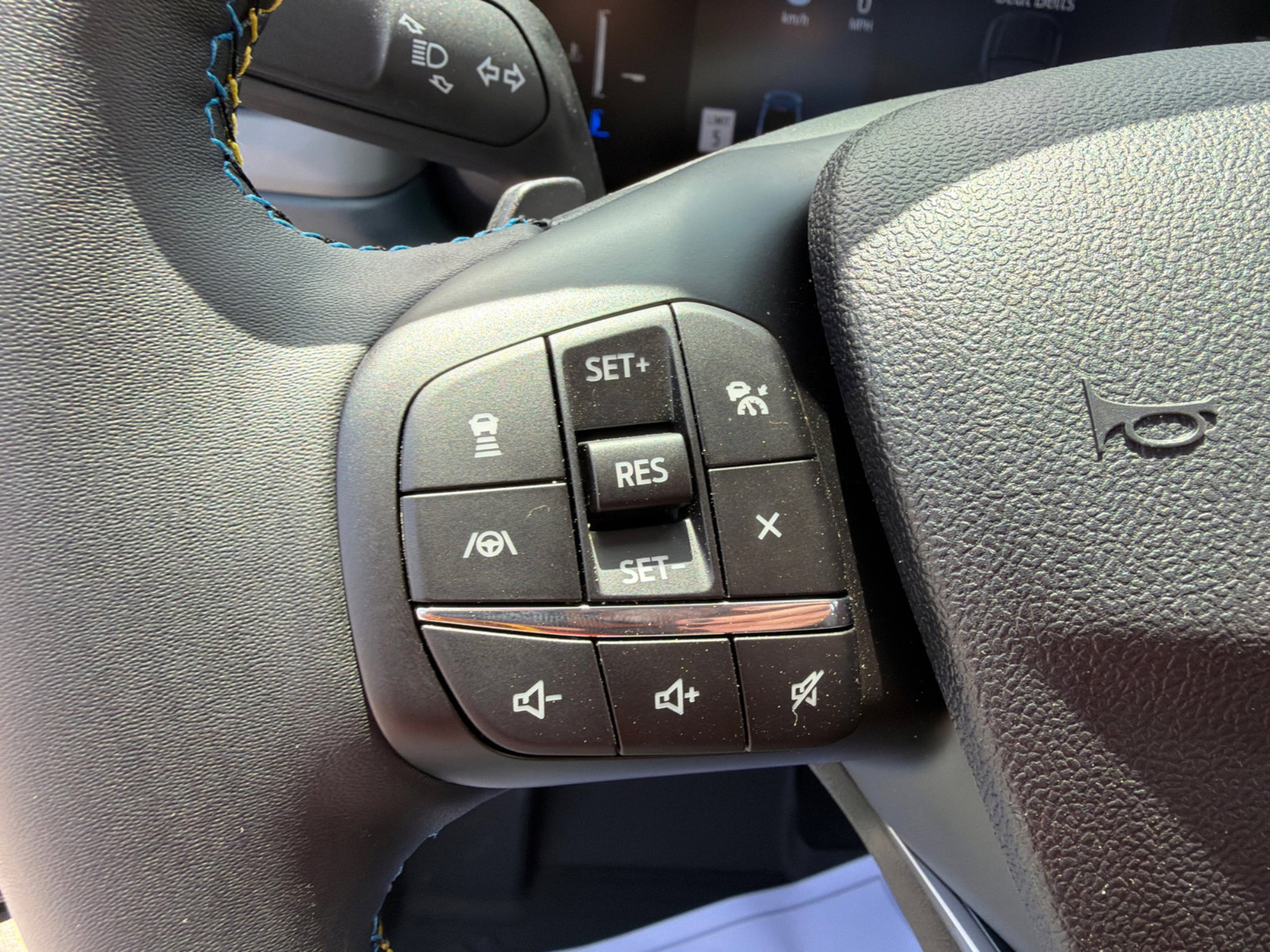New 2026 Oxford White Ford XLT image 21