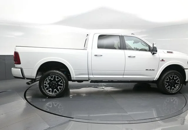 Used 2025 White Ram Limited image 8