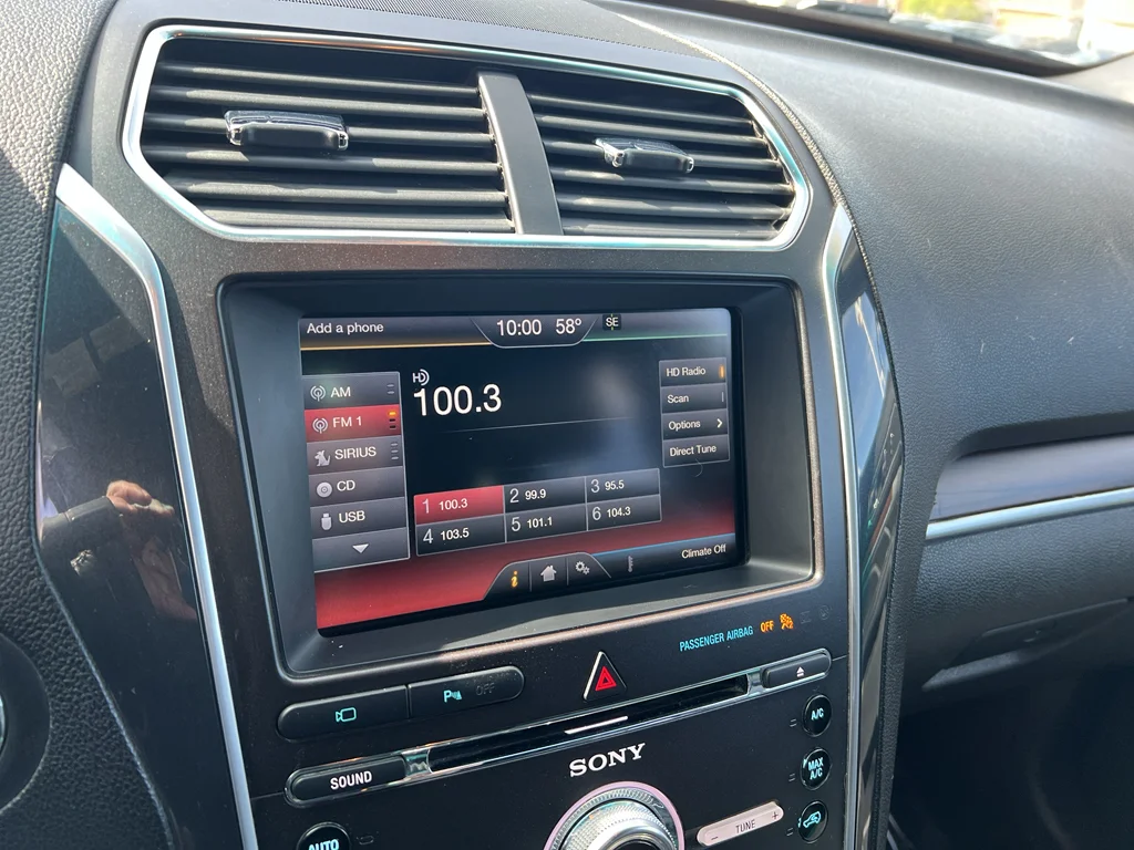 Used 2016 Magnetic Metallic Ford Limited image 17