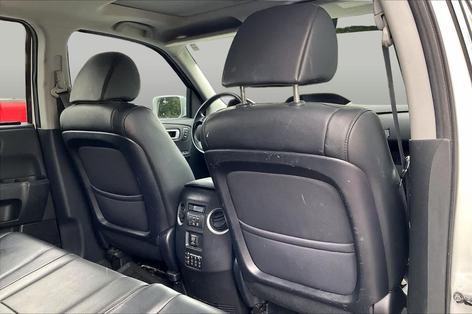 Used 2014 White Diamond Pearl Honda Touring image 20