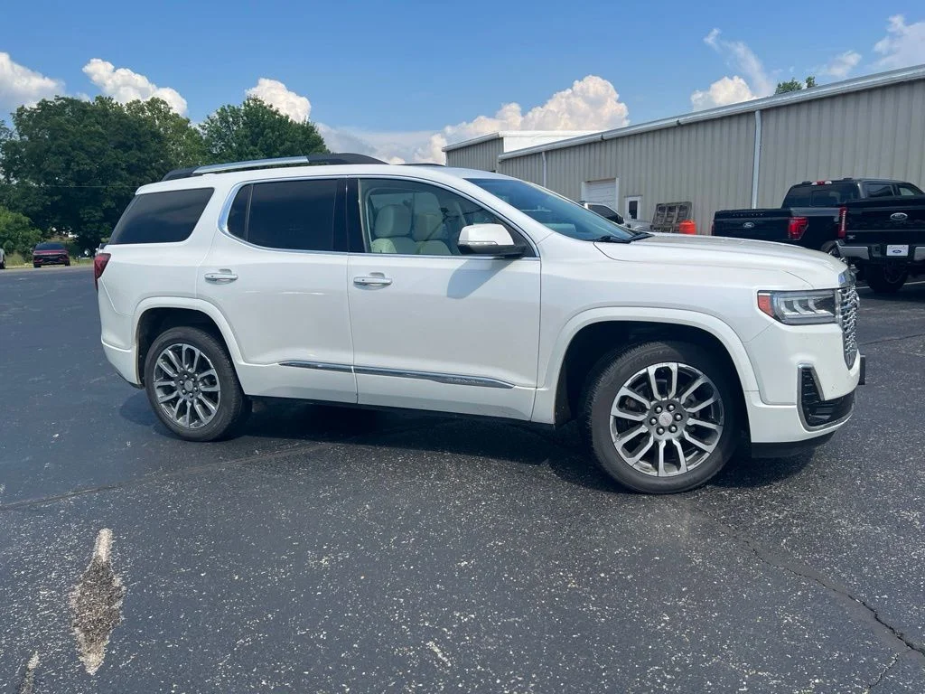 Used 2020 White Frost Tri-Coat GMC Denali image 2