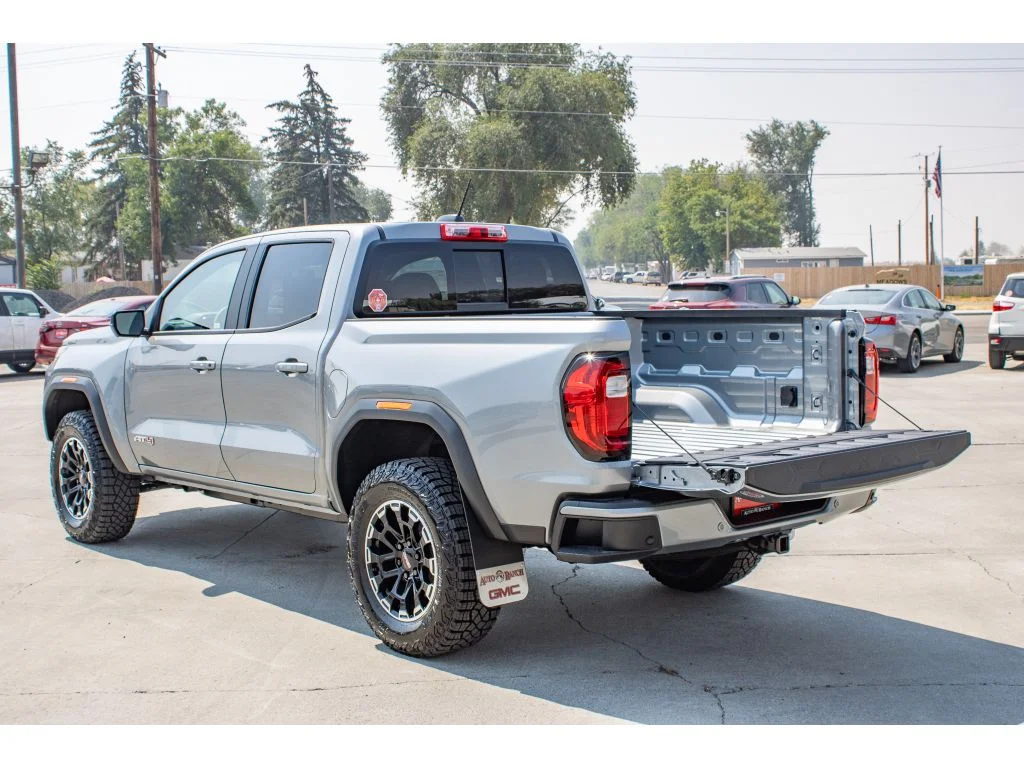 2026 GMC Canyon AT4 - Photo 9