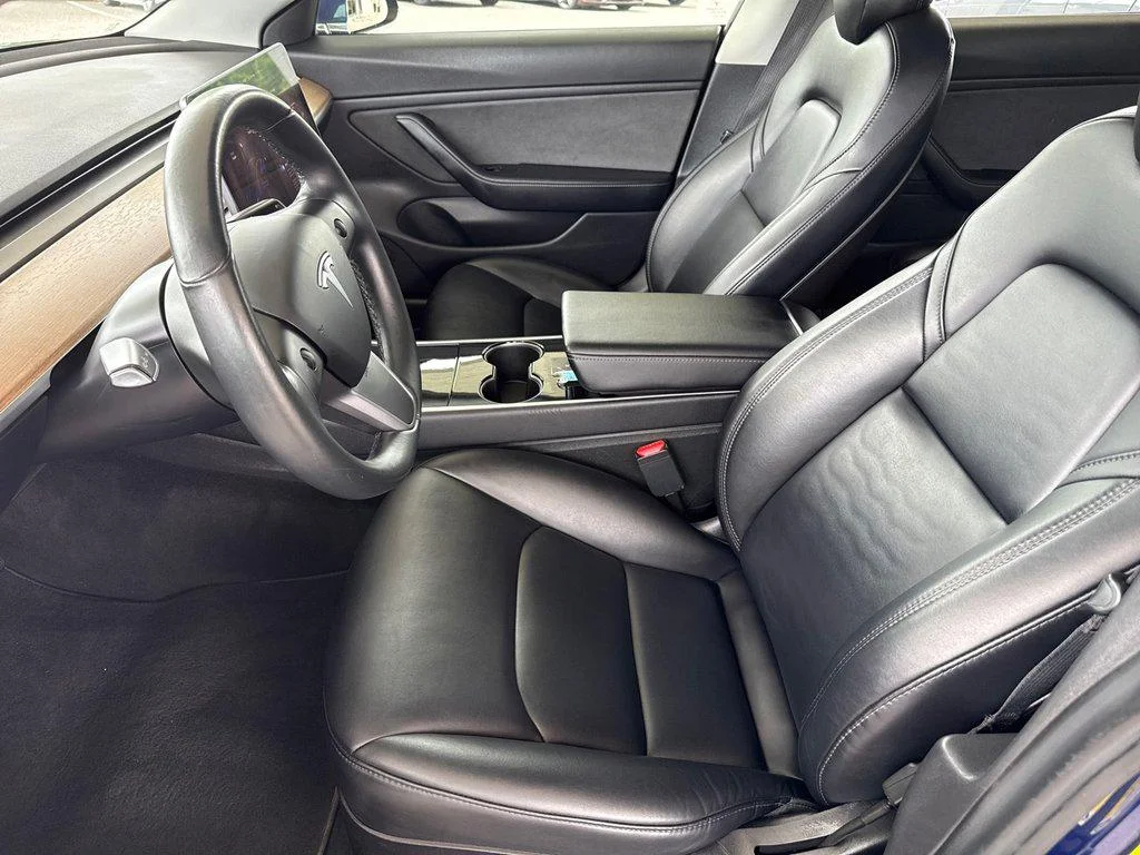 Used 2018 Deep Blue Metallic Tesla Long Range image 12