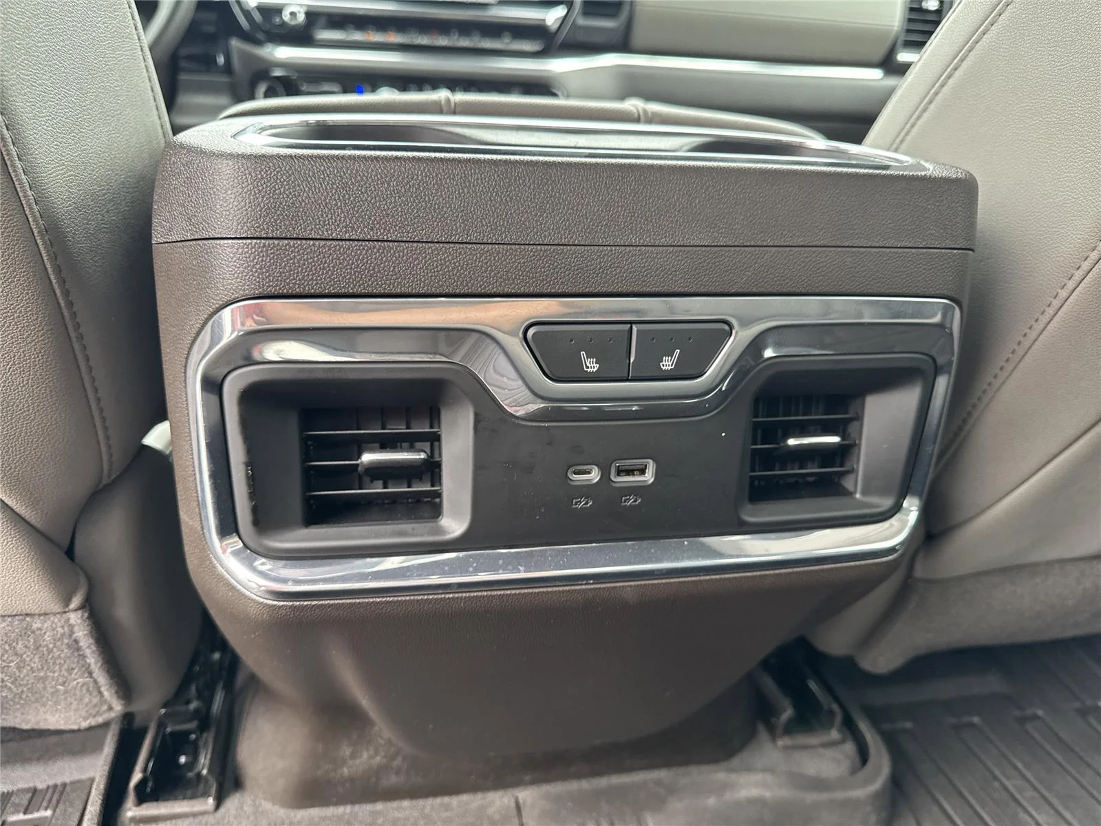 Used 2024 Titanium Rush Metallic GMC SLT image 27