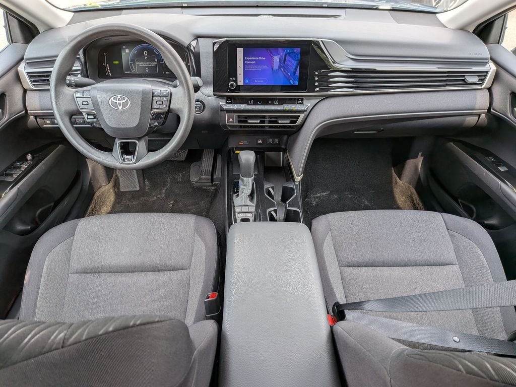 Used 2025  Toyota LE image 5