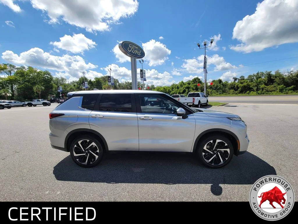Used 2024  Mitsubishi SE image 6
