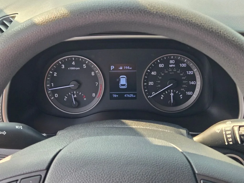 Used 2019 Red Hyundai Value image 30