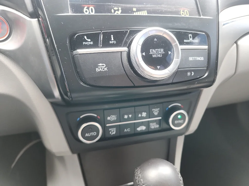 Used 2020 Lunar Silver Metallic Acura w/Technology Pkg image 28