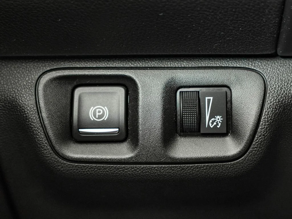 Used 2019 White Frost Tricoat GMC SLT-1 image 28