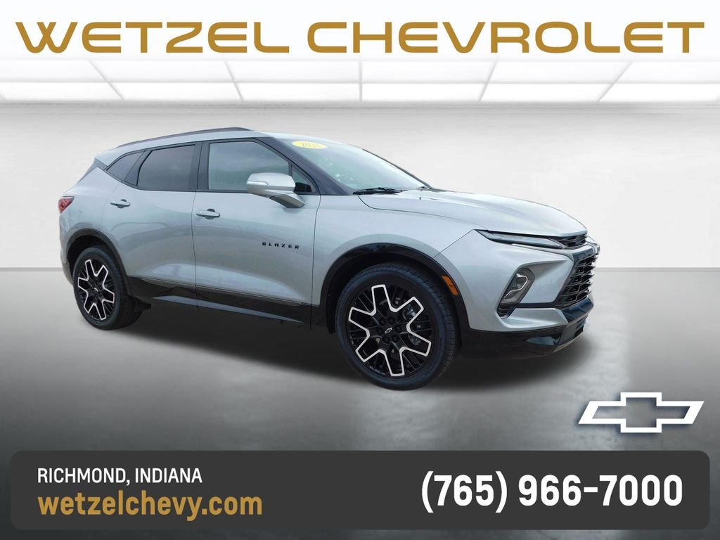 Used 2025 Gray Chevrolet RS image 1