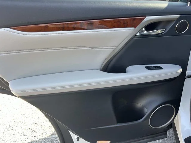 Used 2018 White Lexus 350L image 19