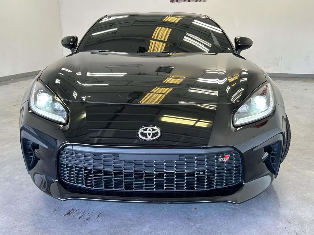 Used 2023  Toyota Base image 8