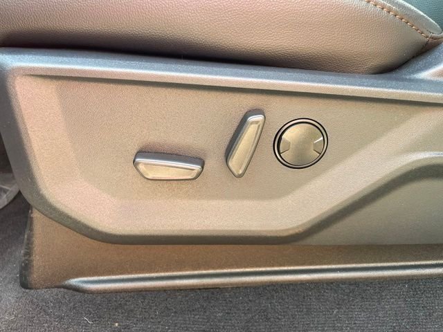 New 2026 Agate Black Metallic Ford F-250® Lariat® image 11