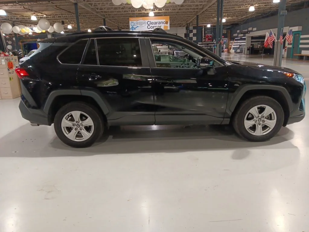 Used 2020 Midnight Black Metallic Toyota XLE image 11