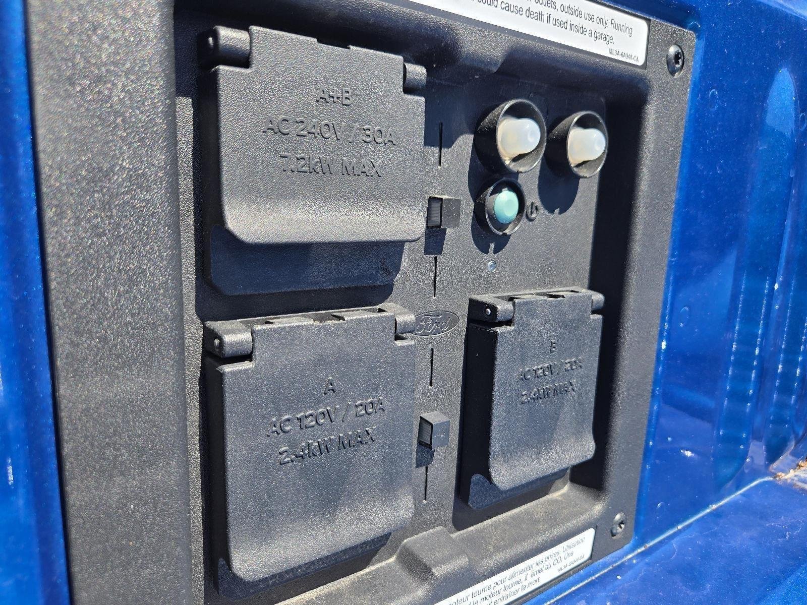 Used 2025 Atlas Blue FORD XLT image 13