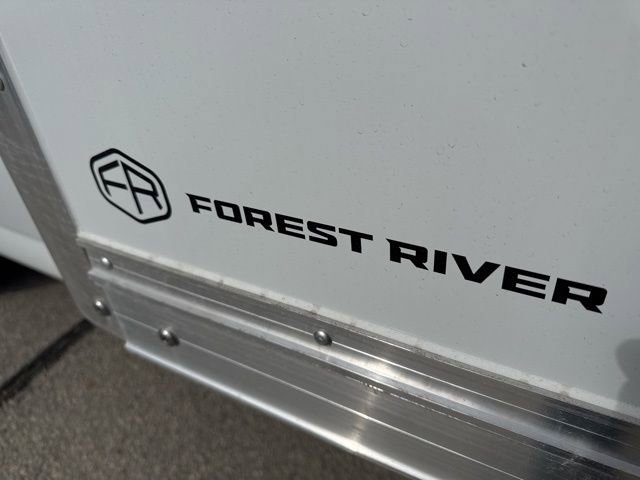 New 2025 Summit White Chevrolet 2WT image 7