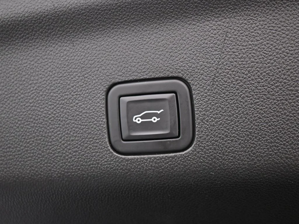 Certified Used 2021 Summit White Chevrolet RST image 37