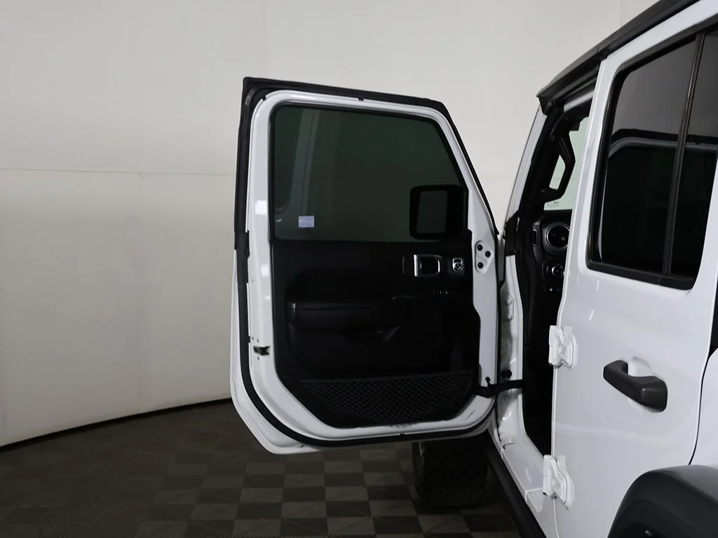 Used 2022 White Jeep Unlimited Rubicon 4xe image 26