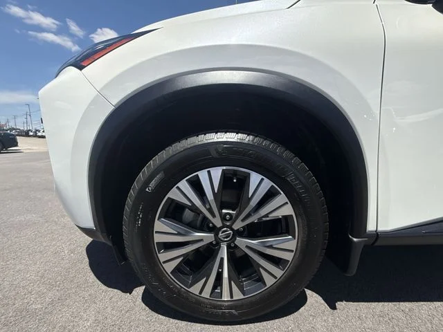 Used 2021 White Nissan SV image 10