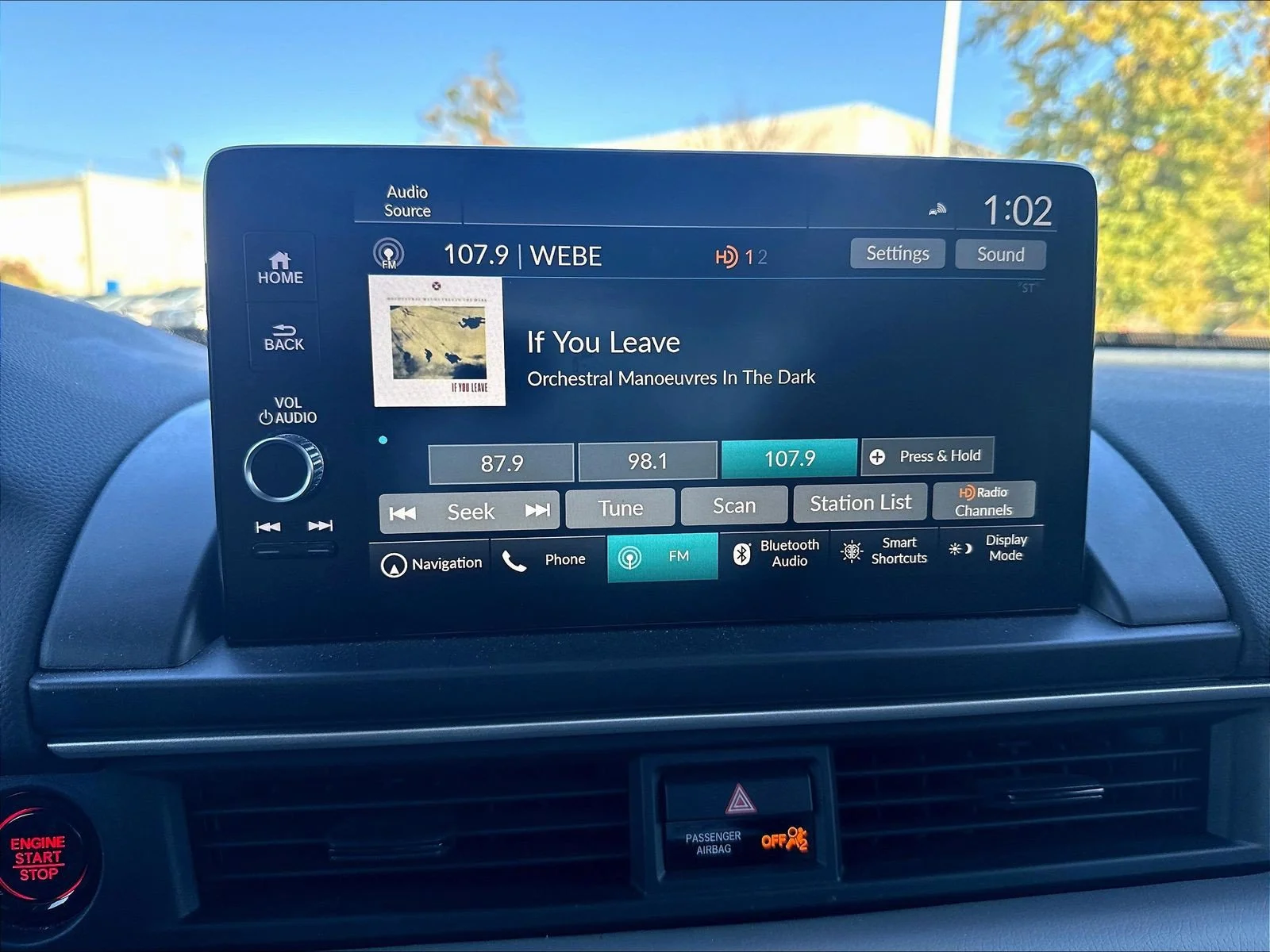 Used 2024 Lunar Silver Metallic Honda Touring image 19