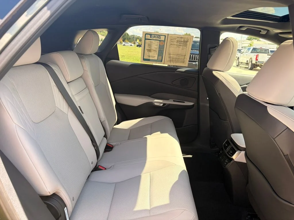 Used 2024 Green Lexus 350 Premium image 17
