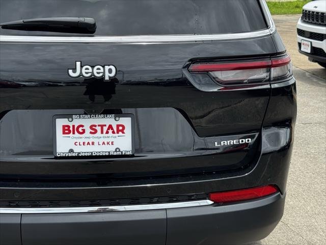 New 2026 Diamond Black Crystal Pearl-Coat Exterior Paint Jeep Laredo X image 9