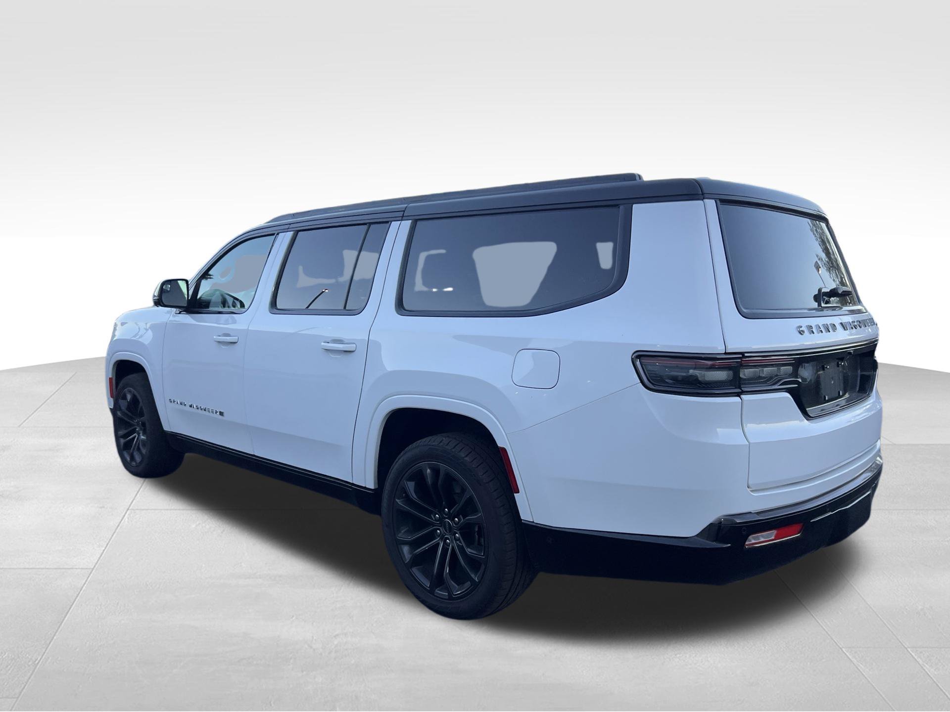 Used 2024 White Jeep Series II image 7