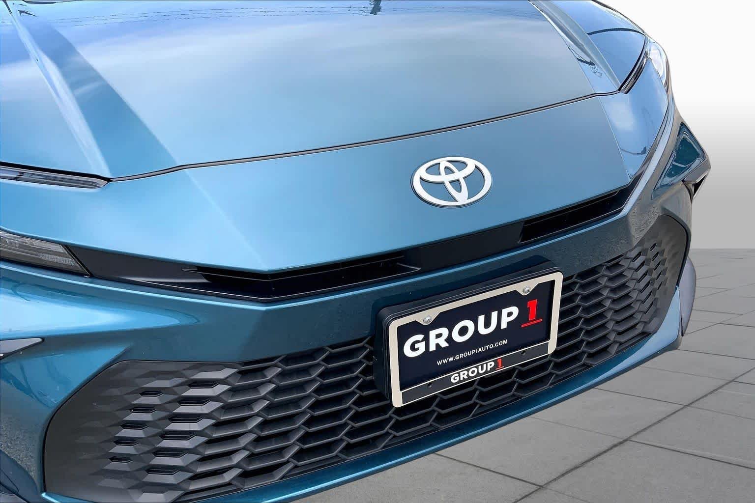 Used 2025 Ocean Gem Toyota SE image 56