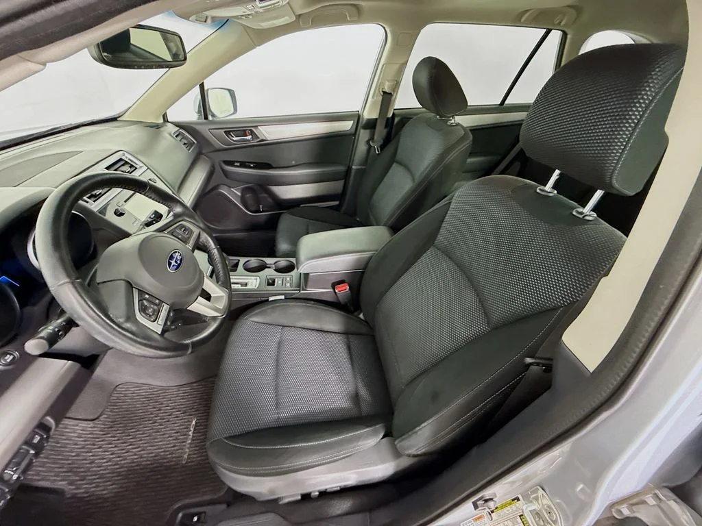 Used 2016 Ice Silver Metallic Subaru 2.5i Premium image 5