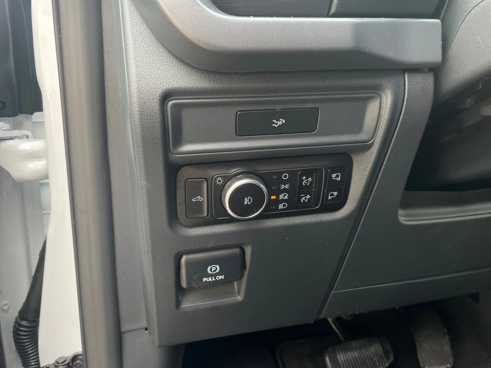 New 2026 Oxford White Ford XLT image 16
