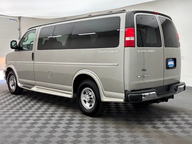 Used 2019 Silver Ice Metallic Chevrolet Explorer Limited SE image 13