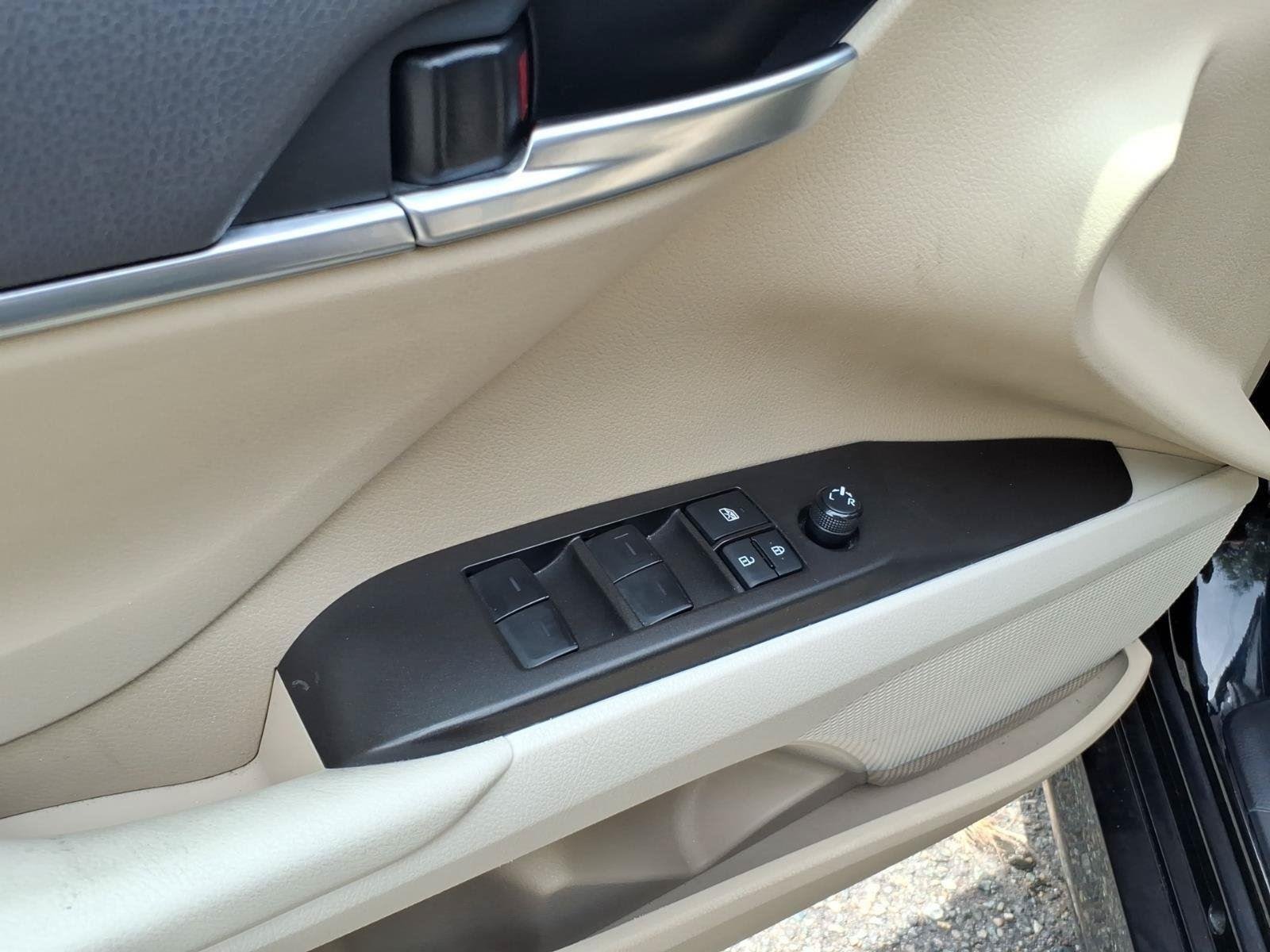 Used 2024  TOYOTA  image 16