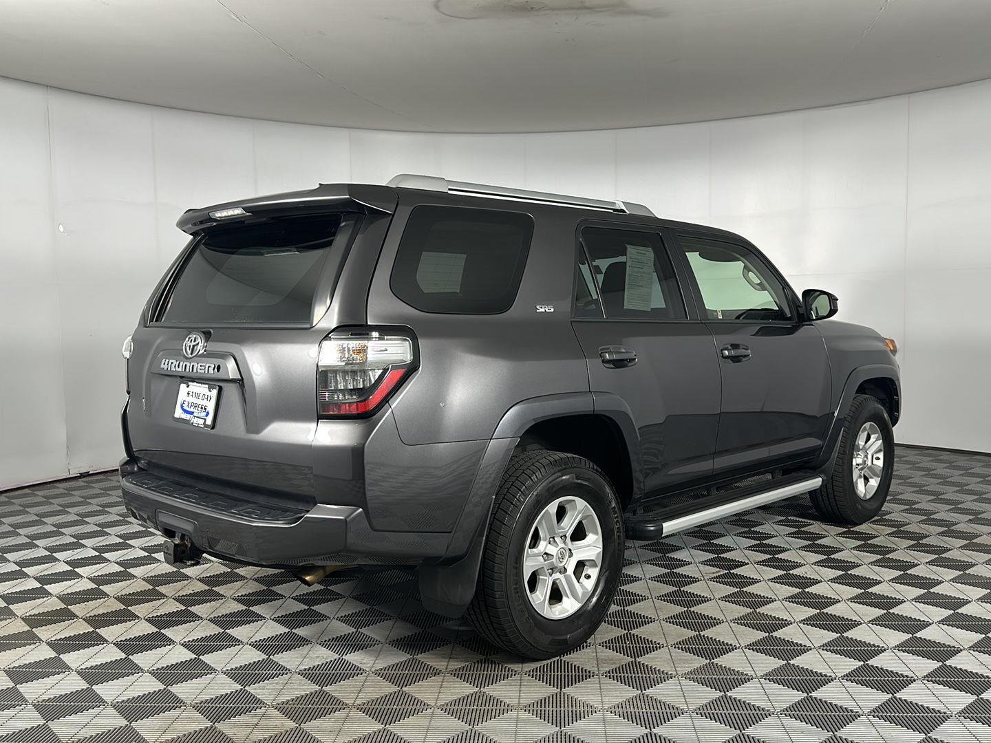 Used 2018 Magnetic Gray Metallic Toyota SR5 image 22