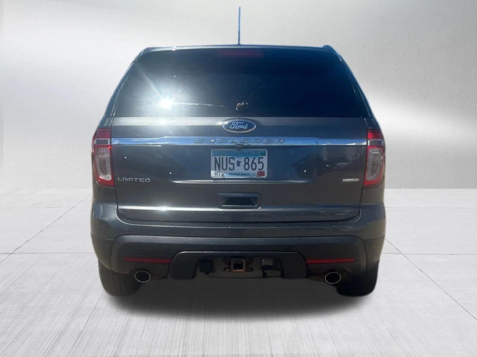 Used 2015 Magnetic Metallic Ford Limited image 6
