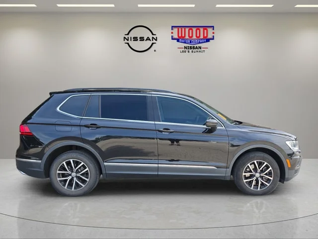 Used 2021 Deep Black Volkswagen 2.0T SE image 2