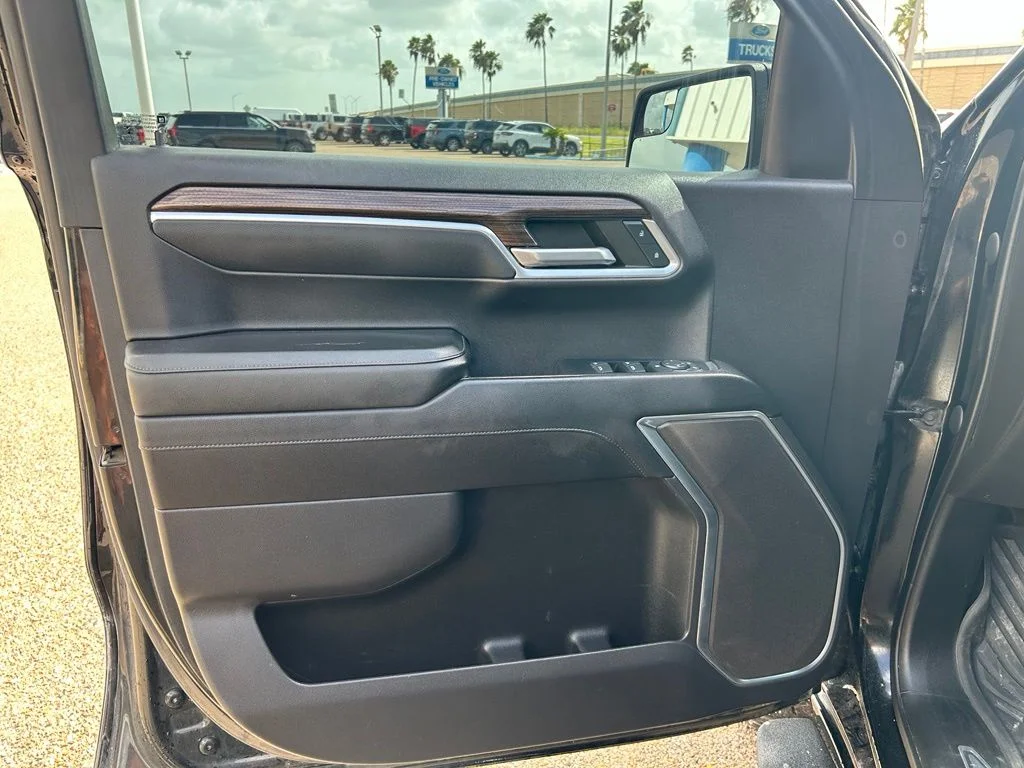 Used 2023 Black Chevrolet RST image 11