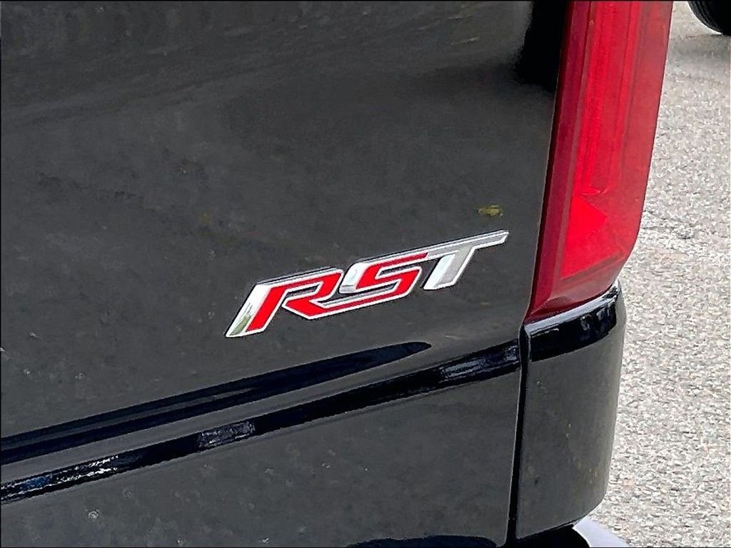 Used 2022 Black Chevrolet RST image 28