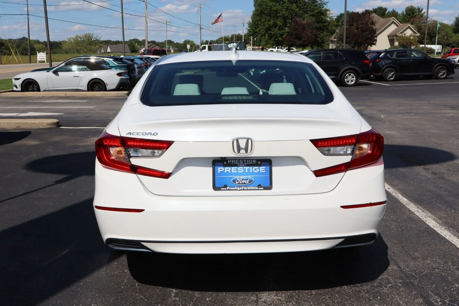 Used 2018 White Honda LX image 4