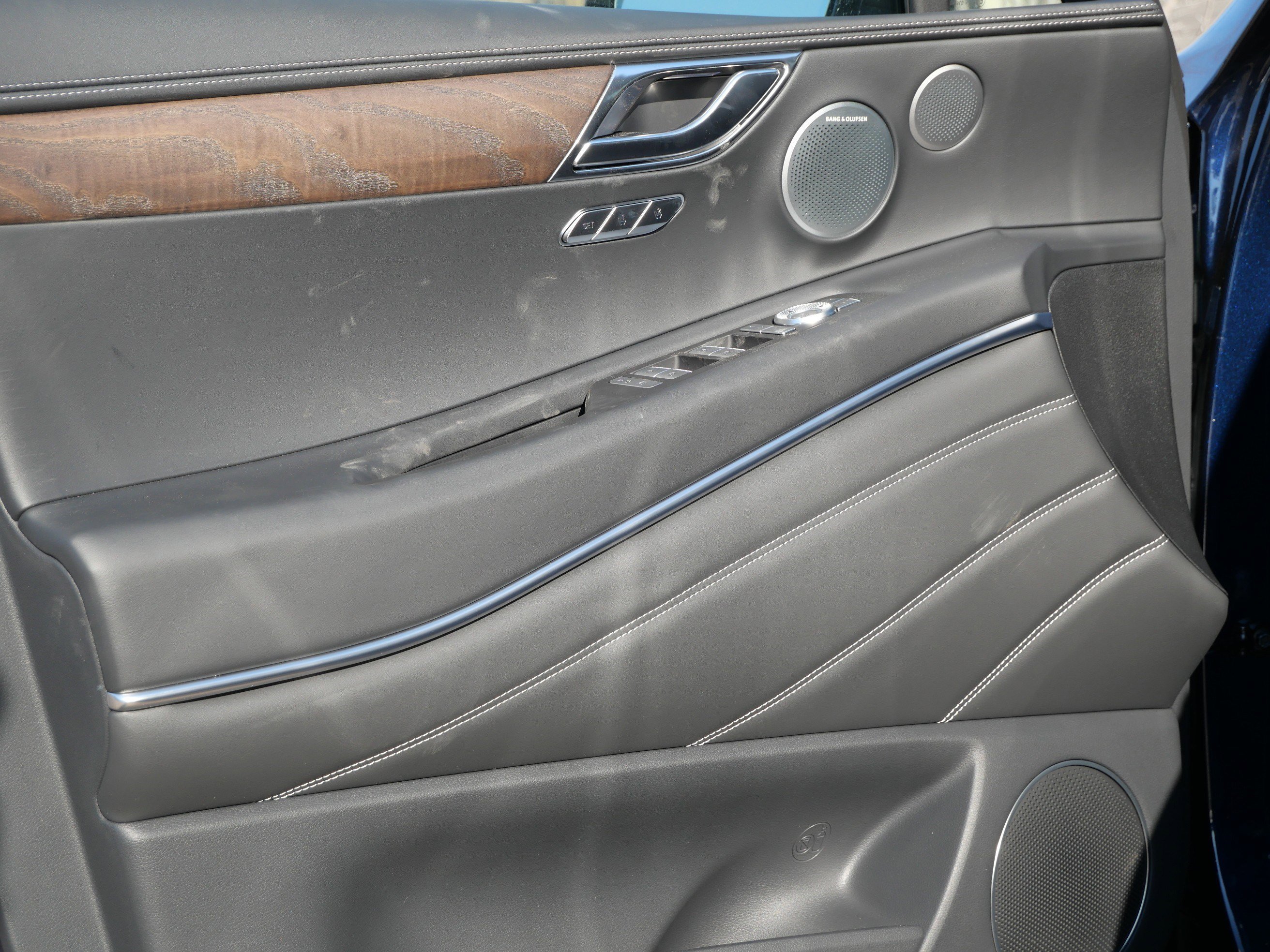 New 2026 Capri Blue Genesis 2.5T Advanced image 6