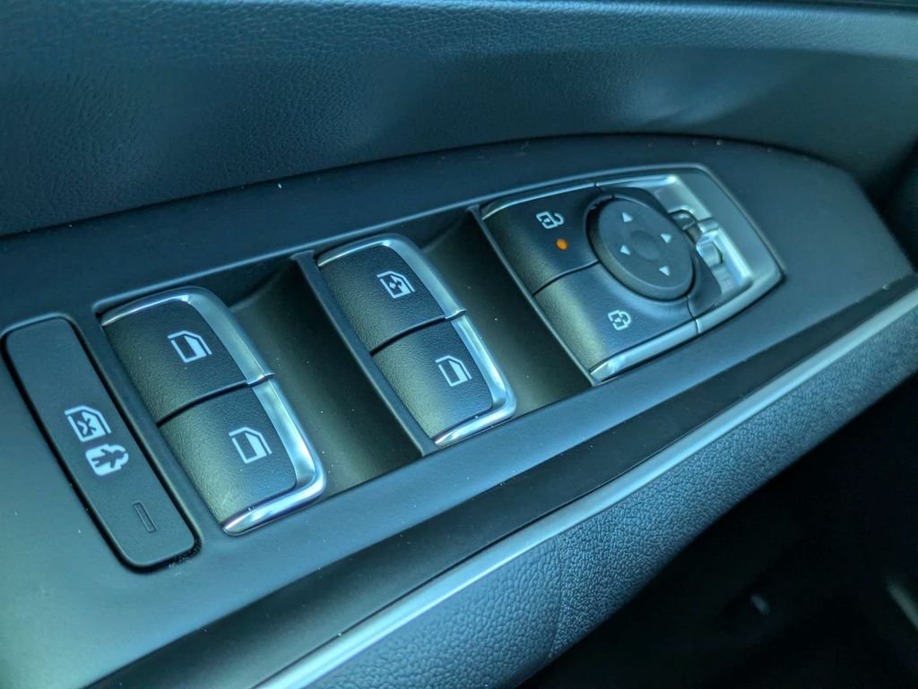 New 2026 Wolf Gray Kia S image 25