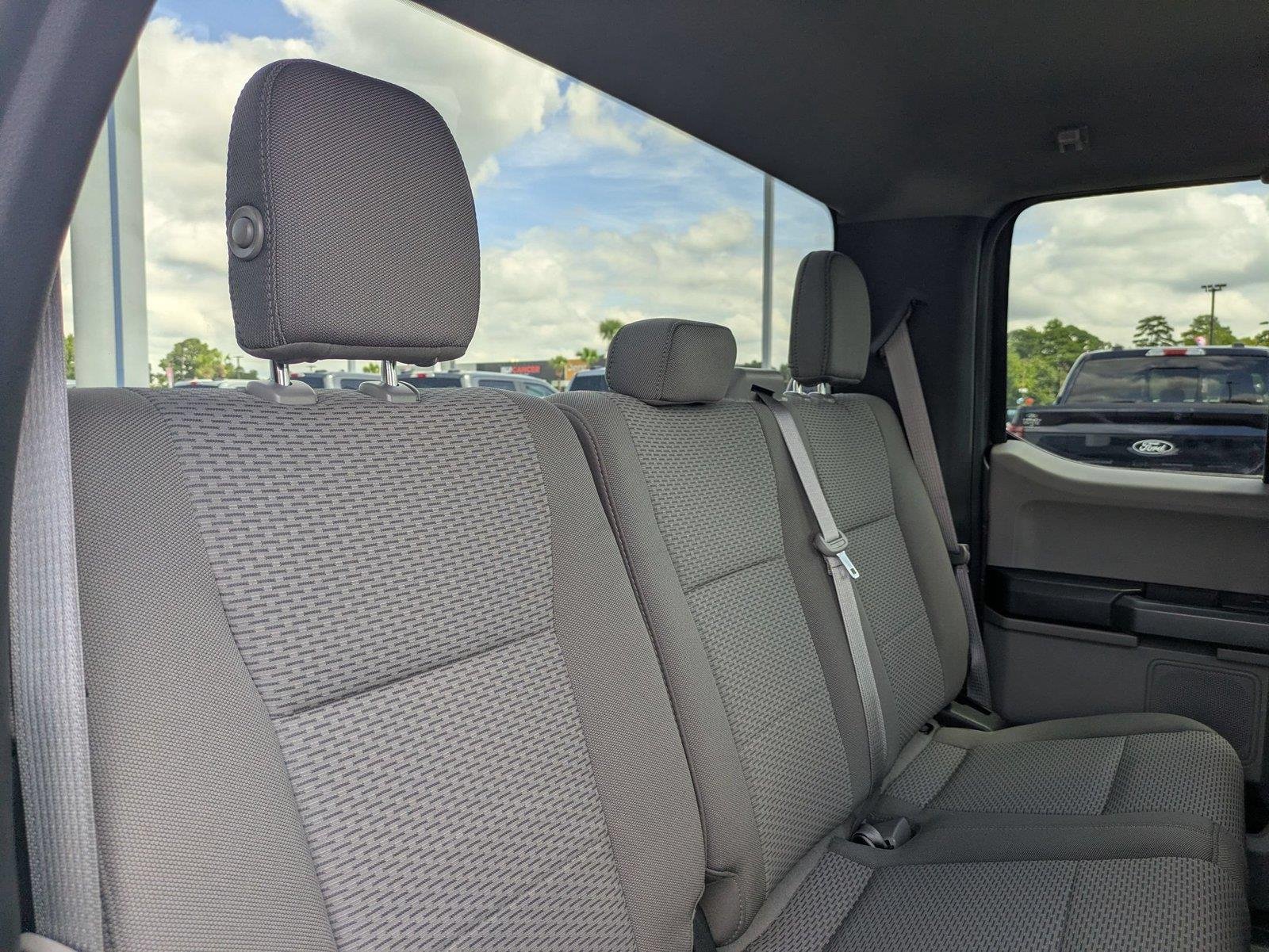 Used 2018 Magnetic Metallic Ford XLT image 24