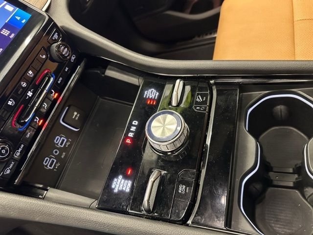Used 2024 White Jeep Summit image 36