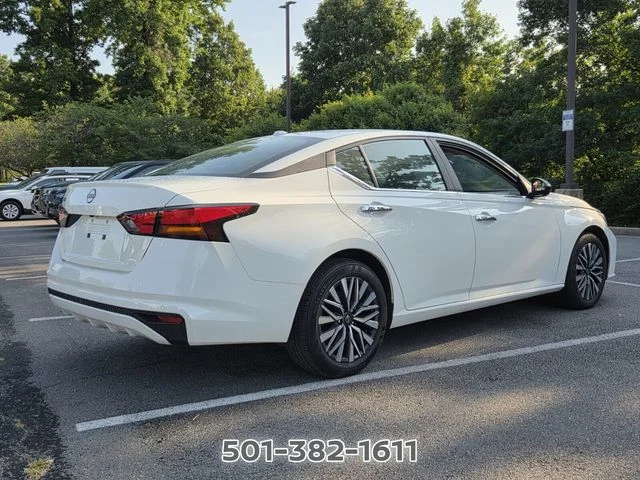 Certified Used 2025 White Nissan 2.5 SV image 5