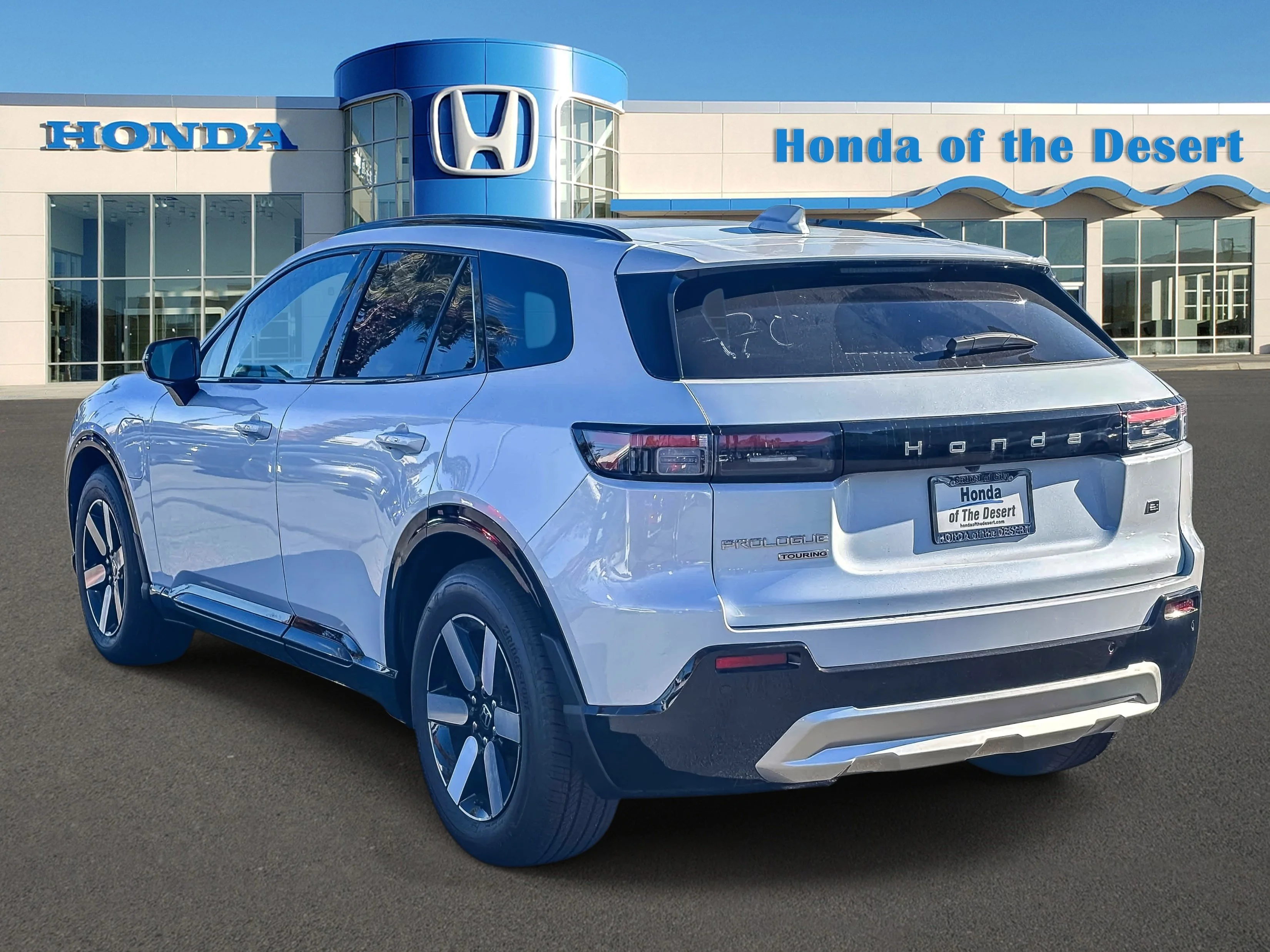 New 2026 Frostline White Pearl Honda Touring image 4