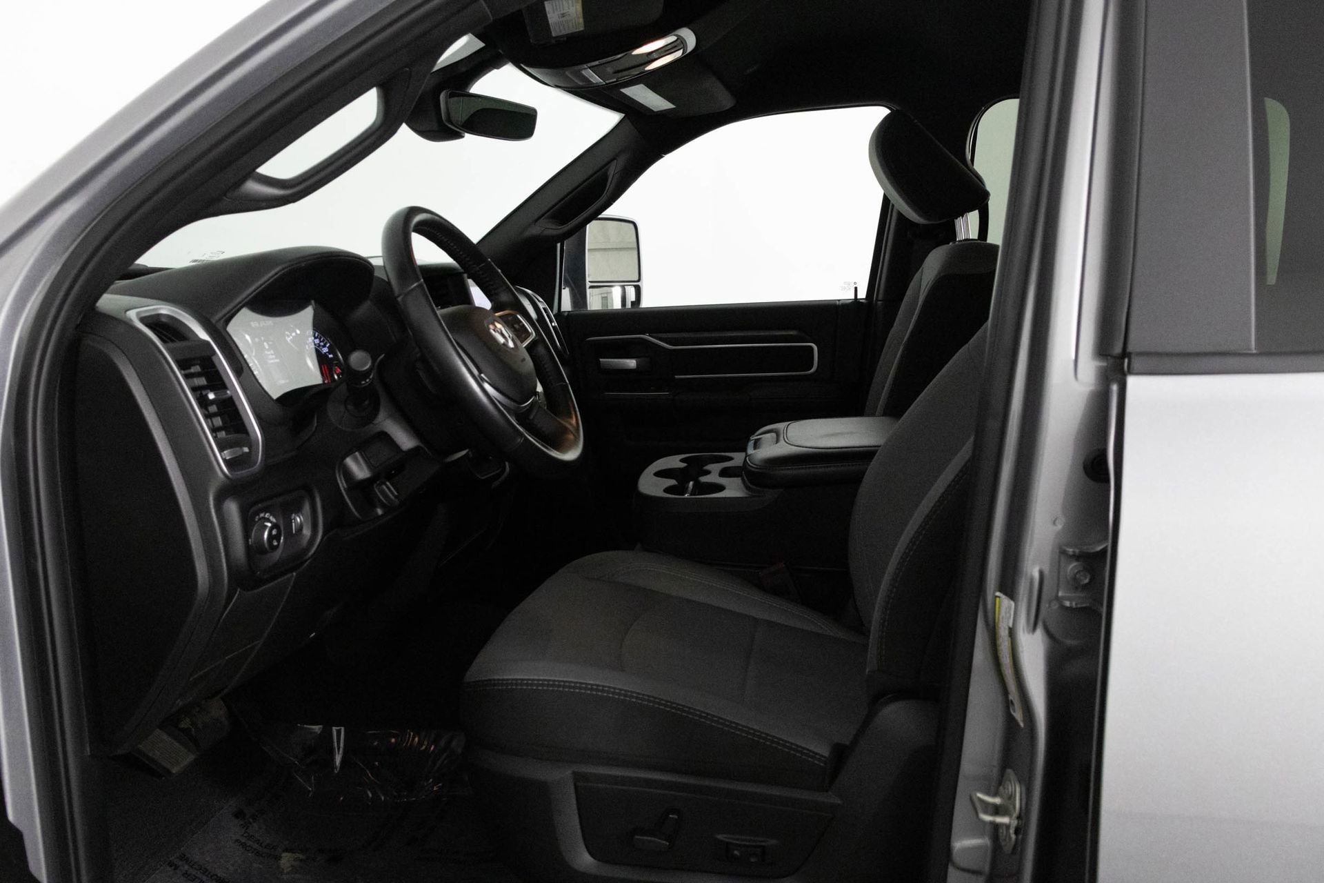 2024 RAM 2500 - Image 15