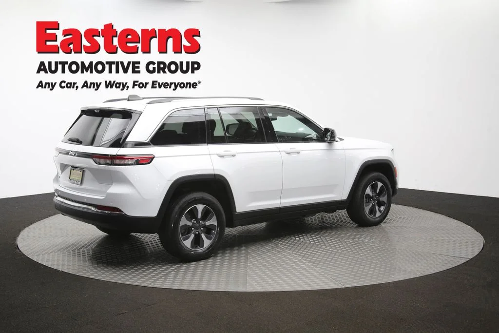 Used 2022 White Jeep 4xe image 46