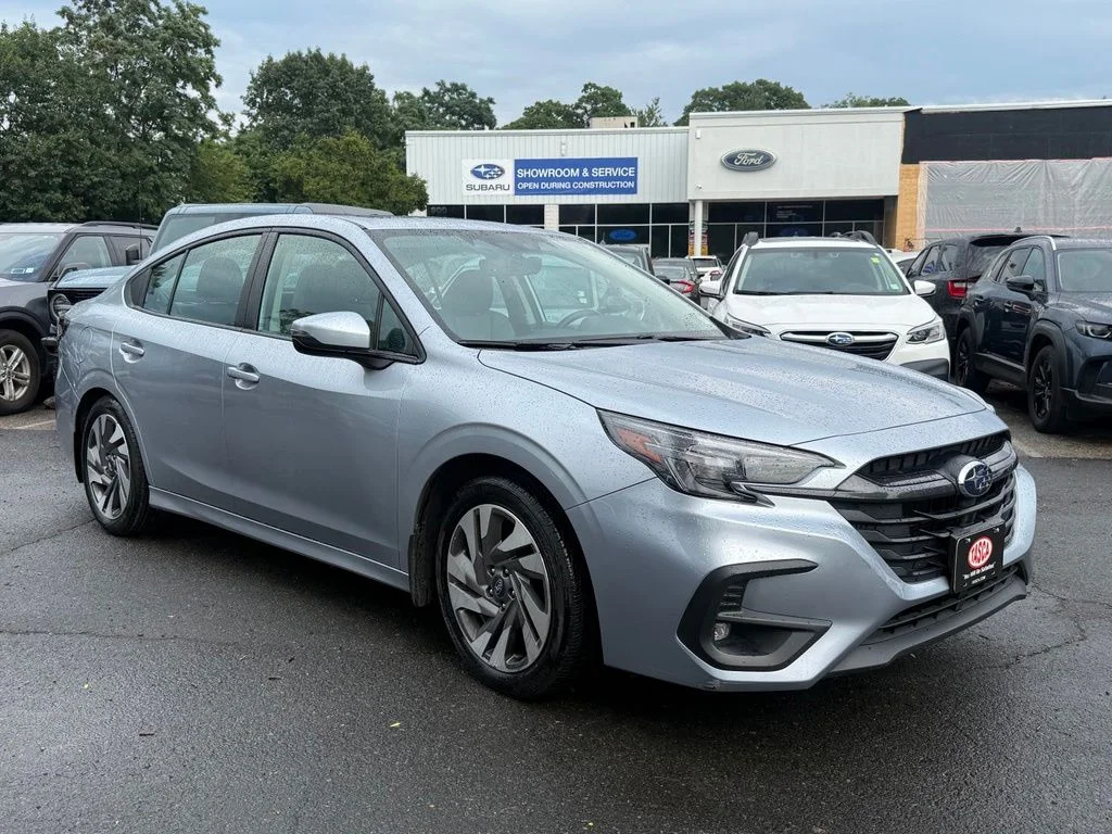 Used 2024 Ice Silver Metallic Subaru Limited image 4