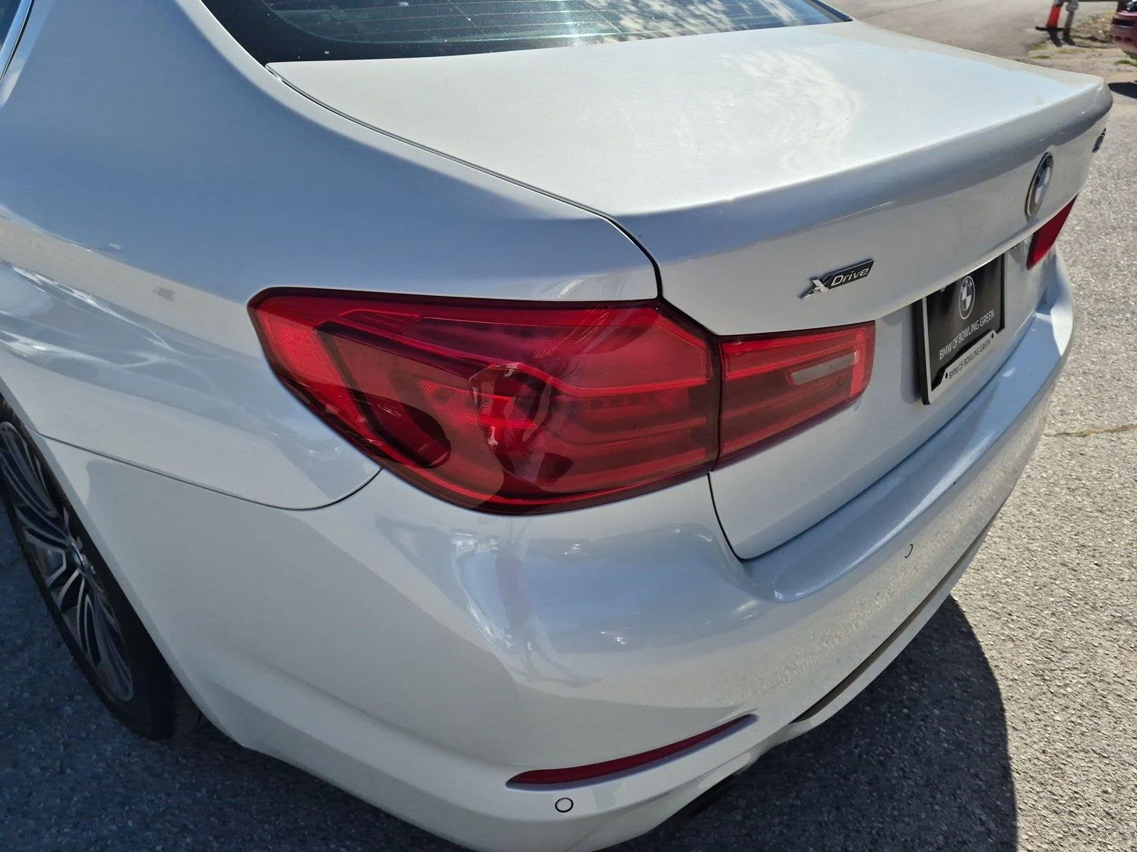 Used 2019 Mineral White Metallic BMW 530i xDrive image 11