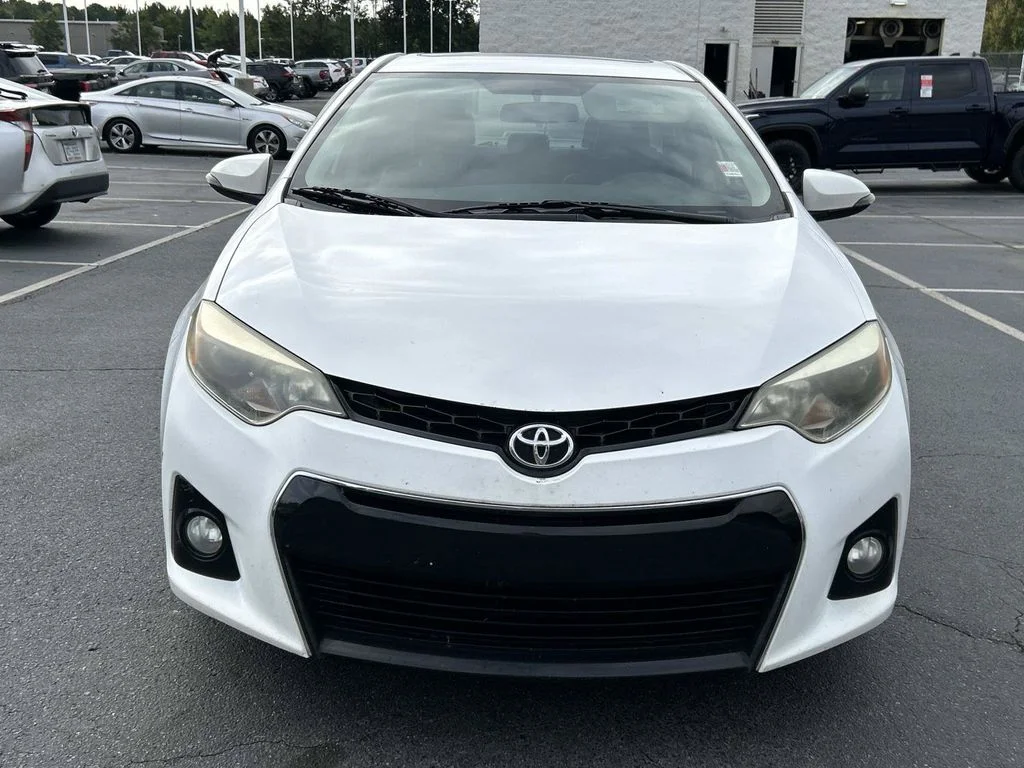 Used 2016 White Toyota S Premium image 2